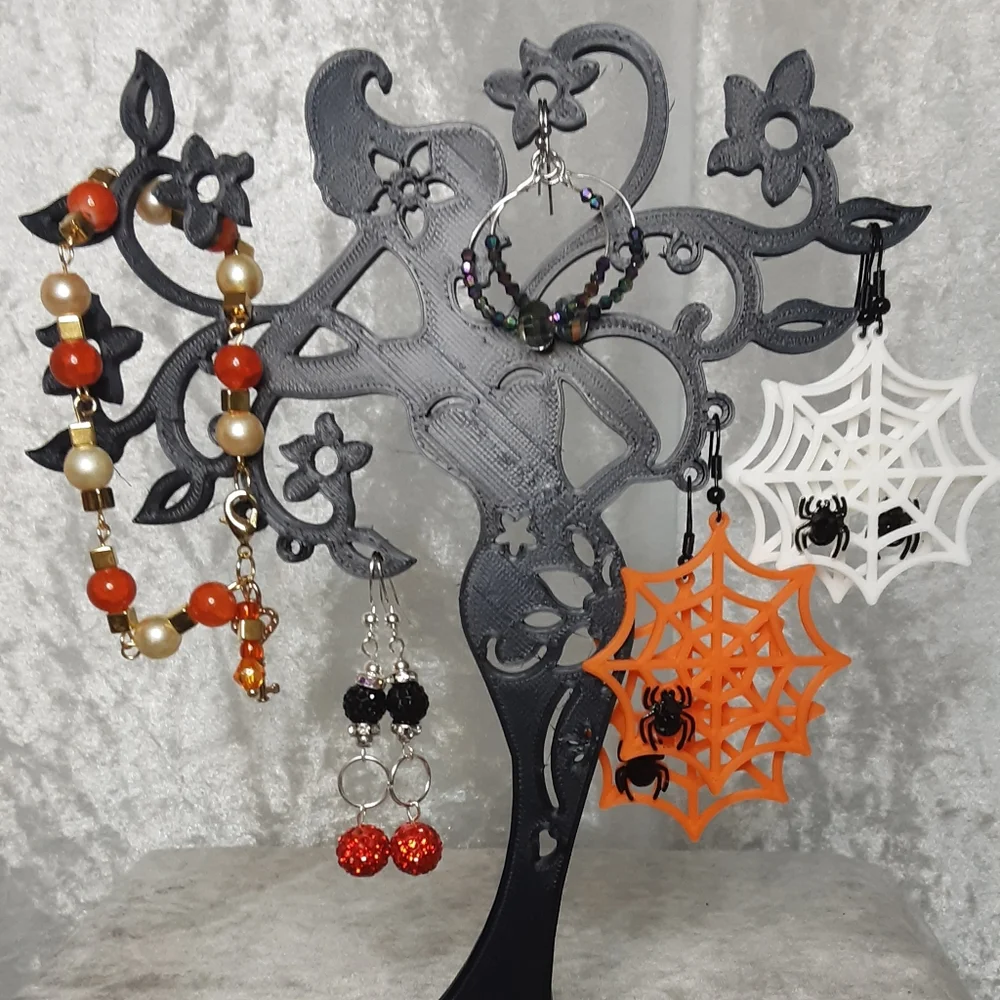 Handmade 3 D Printed Lady Jewelry Stand Chameleon Color (Changes With Light) - Picture 6 of 6